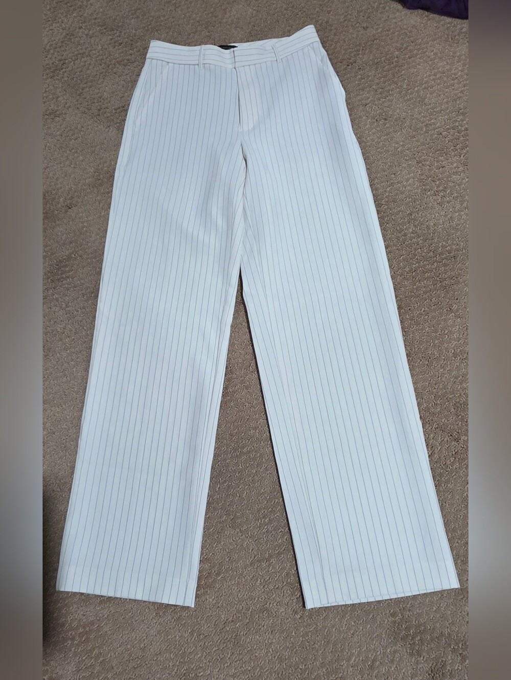 Banana Republic White Pinstripe No Wrinkle Dress Pants